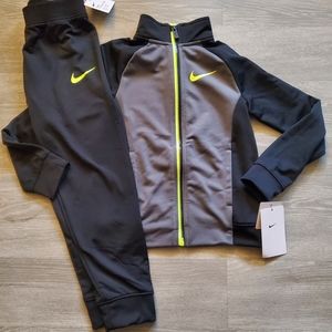 Boys Nike Set Size 6 NWT